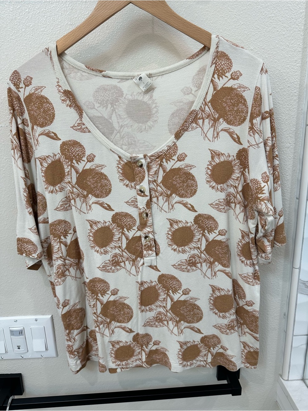 kate quinn Cream Top with Brown Sunflower Print